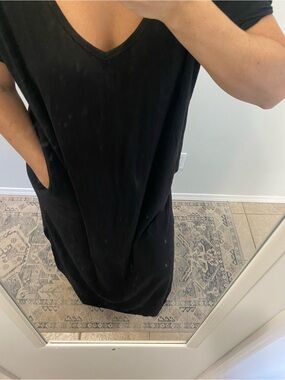 O/S Casual Black V-Neck Midi Dress with Pockets